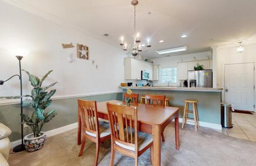 Central Myrtle Beach Apartment | Cozy Magnolia Point Apartment with Pool & Family Amenities