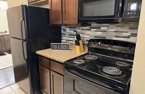 Tupelo Apartment | Magnolia Serenity: 2BR Retreat with Pool and Gym Access