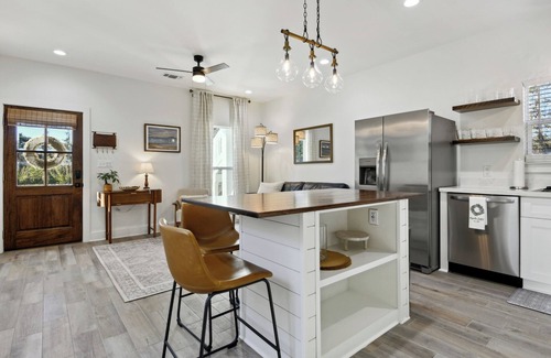 Bay St Louis House | Magnolia Suites BSL: Oceanfront Escape with Spa & Breakfast