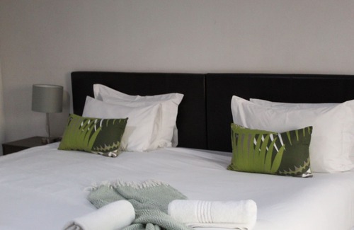 Middelburg Hotel | Magnolia: Family-Friendly Retreat with Pool and Dining