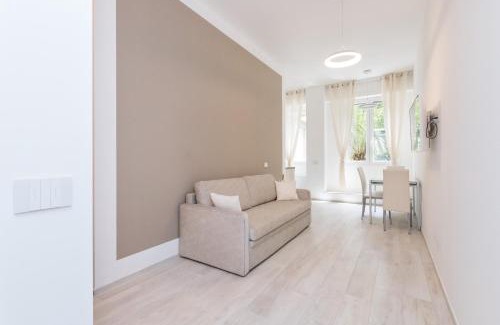 Tricolore Apartment | Magnolia Apartments: Stylish Stay Near Visconti Duomo