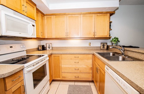 Fairway Village House | Unforgettable Upscale Resort with Golf, Pool & Pet-Friendly Stays