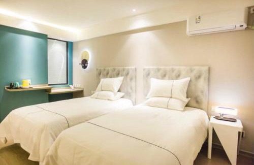 Yangshuo Hotel | Discover Magnotel Yangshuo West Street: Family-Friendly Stay