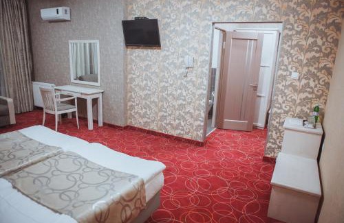 Berehove Hotel | Family-Friendly Magnum Hotel: Pool, Spa & Hot Tub Awaits