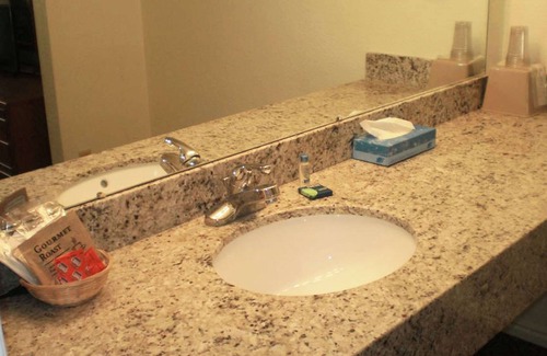 Ely Hotel | Budget-Friendly Stay at Magnuson Hotel Park Vue with Breakfast