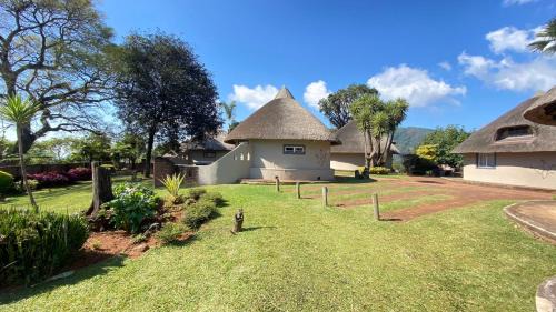 Tzaneen Cabin | Discover Magoebaskloof Mountain Lodge: Pool & Spa Retreat