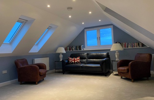 Sawston Apartment | Magog View peaceful top floor barn conversion in South Cambridge