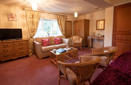 Barns Green Bed & Breakfast | Magpies: 5-Star Stay with Pool & Family-Friendly Amenities