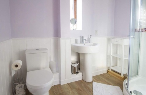 Barns Green Bed & Breakfast | Magpies: 5-Star Stay with Pool & Family-Friendly Amenities