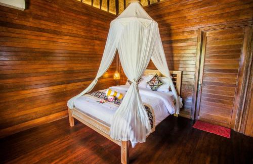 Ceningan Island Resort | Unforgettable Stays at Maha Guru Huts with Pool & Breakfast