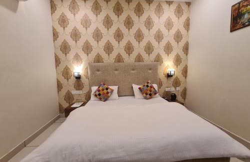 Kaithal Bed & Breakfast | Comfortable Mahadev Residency: Top-Rated & Family-Friendly