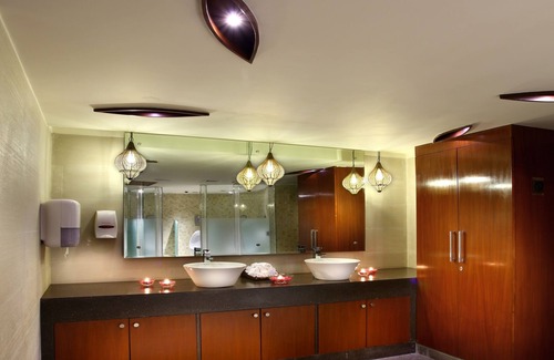 Vaishali Hotel | Comfortable Stay at Mahagun Sarovar Portico Suites