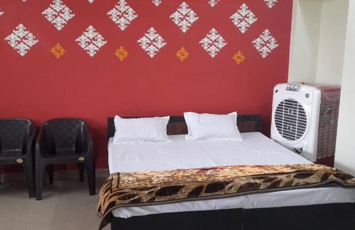 Ujjain House | Top-Rated Mahakal Home Guest House with Hot Tub Amenities