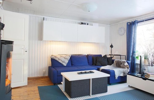 Tanda House | Cozy Mahanta Guest House: Pet-Friendly with Breakfast & Hot Tub
