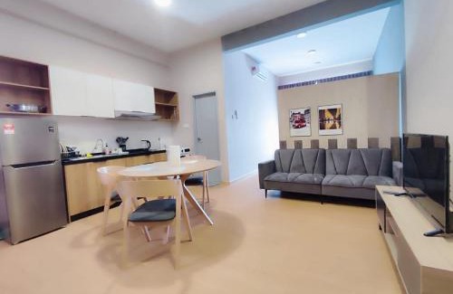 Kuantan Apartment | Enjoy Pool View Bliss at Mahkota Valley Studio Suite