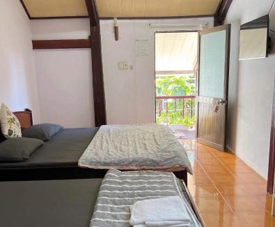 Long Hai Bed & Breakfast | Mai Anh Homestay Long Hải: Oceanfront Family Retreat