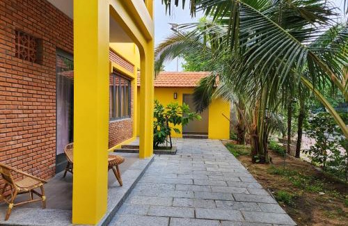 Tuy Hoa House | Inviting Mai Home: Pet Friendly and Family-Oriented Stays