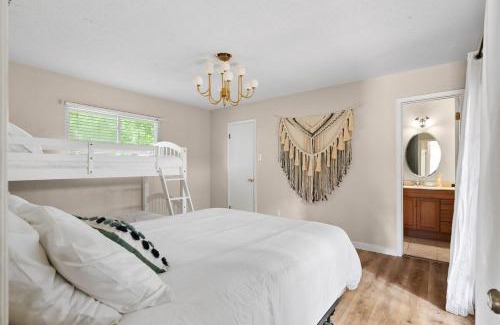 Barton Hills House | Mai's Home at Barton Springs Sleep6