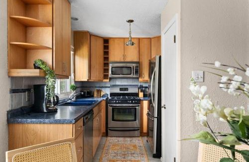 Barton Hills House | Mai's Home at Barton Springs Sleep6