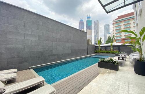 Kebon Kacang Hotel | Maia Hotel Jakarta: 4-Star Stay with Ocean Views & Pool