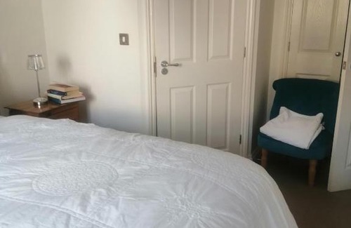Maidstone House | Cozy Maidstone Homestay with Delicious Breakfast Included