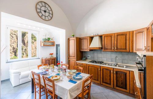 Atrani House | Seaview Bliss at Maika House on the Amalfi Coast