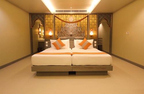 Mai Khao Hotel | Relax at Maikhao Palm Beach Resort with Pool & Restaurant