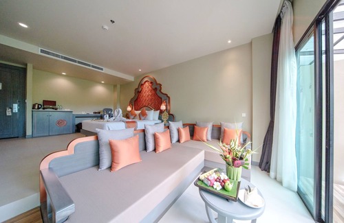 Mai Khao Hotel | Relax at Maikhao Palm Beach Resort with Pool & Restaurant