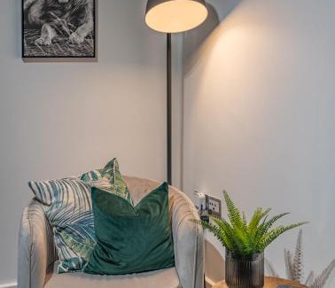 The Westside Apartment | Family-Friendly Mailbox 2 Bed Apartment in Birmingham