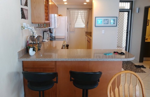 Maili Condo | Maili Cove Beachfront Escape: Poolside Bliss & Ocean Views