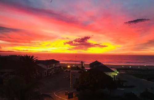 Jeffreys Bay Apartment | Oceanfront Main Beach Penthouse with Exceptional Amenities
