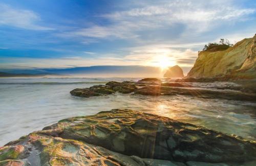 Pacific City House | Family-Friendly Main Deck: 4-Star Retreat with Great Reviews