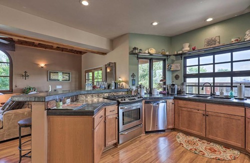 Clarkdale House | Inviting Main Home and Casita with Rooftop Deck Access