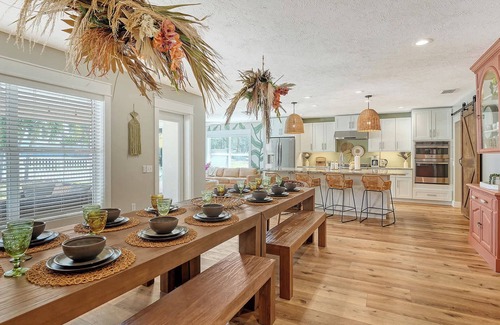 Bradenton House | Main House + Guest House | Hot Tub | Heated Pool | 5 King Beds | IMG | Generatio