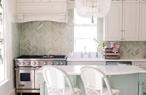 Kingsville House | Discover Main and Leslie: Iconic Girls Getaway in Kingsville