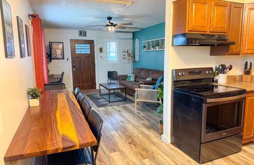 Spearfish Apartment | Perfectly Located 2/1 Apartment - Steps from Spearfish!