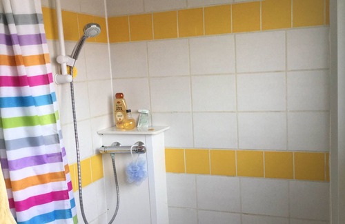 Arras House | Cozy Main Square 62 Festival Rental with Kitchen Access