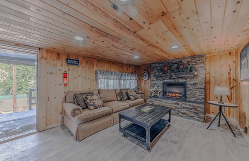 Ruidoso Cabin | Discover Main Squeeze: A 10/10 Pet-Friendly Retreat