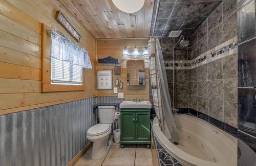 Ruidoso Cabin | Discover Main Squeeze: A 10/10 Pet-Friendly Retreat
