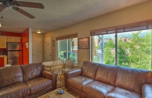 Historic District Condo | Pet-Friendly Condo with Balcony in Tannhauser - Guest Rated 9.8