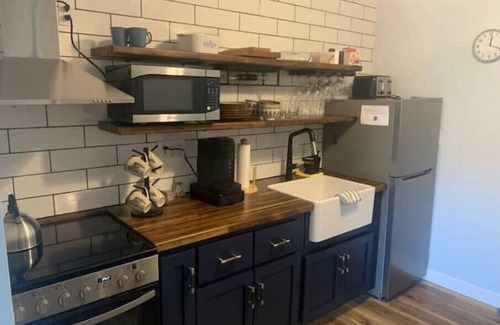 Ludlow Apartment | Lake View Main St Studio - Guest Rated 10/10!