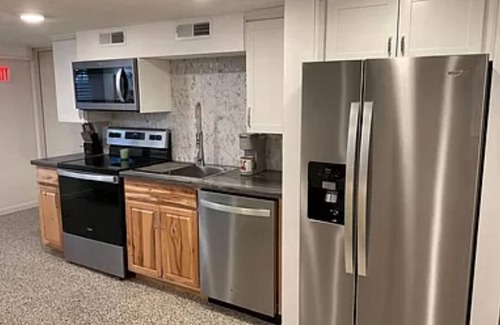 Mascoutah House | Convenient Stay on Market - Ideal for Military & Healthcare