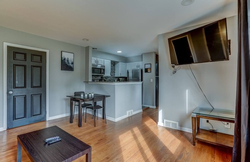 Royal Oak Apartment | Main Street Luxury 1 bedroom apartment