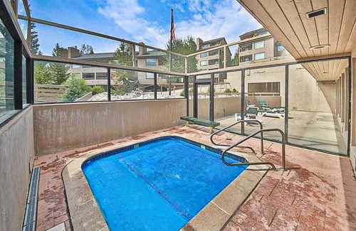 Winter Park Hotel | Inviting Main Street Retreat with Pool & Hot Tub Amenities