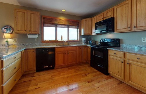 Camp Ellis House | Coastal Maine Beach Home: Family-Friendly Oasis by Waves