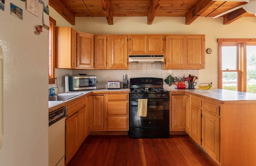 Pleasant Point House | Unforgettable Maine-Coast Retreats: Pet-Friendly & Scenic