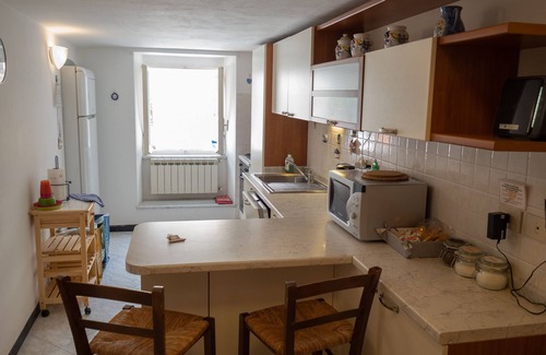 Vernazza Apartment | Seaside Escape at Mainetta Sea View Apartment with Pool