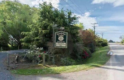 Conical Hill House | Discover Mainholm Lodge: Your Perfect Escape Awaits