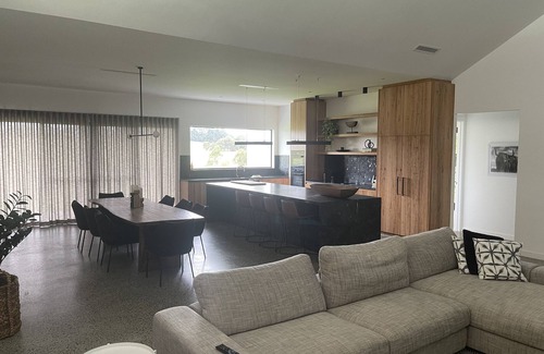 Moss Vale House | Unforgettable Mainhouse @ The Farm with Ocean View & Pool