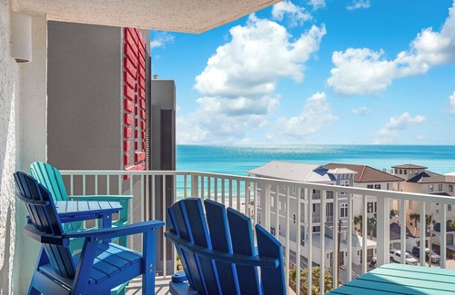 Fort Walton Beach - Destin Condo | Mainsail 471 - Gulf Front Condo, Community Pool, Hot Tub, Free Beach Service!